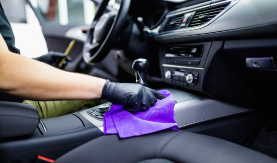 Nettoyage intérieur de voiture